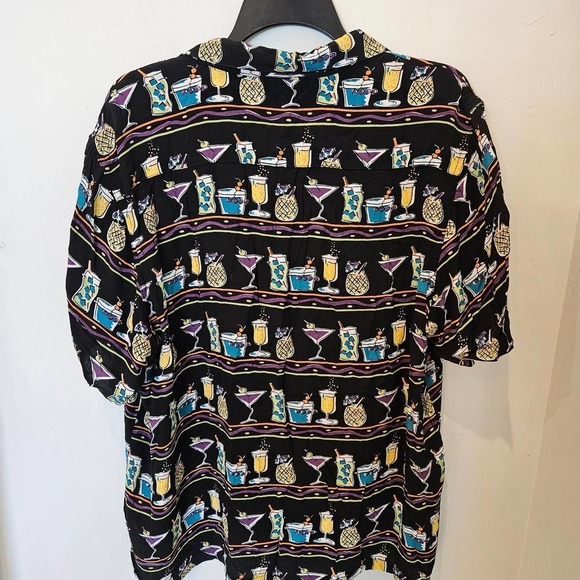 Weekend Traffic Women's XL Top - Picture 5 of 6